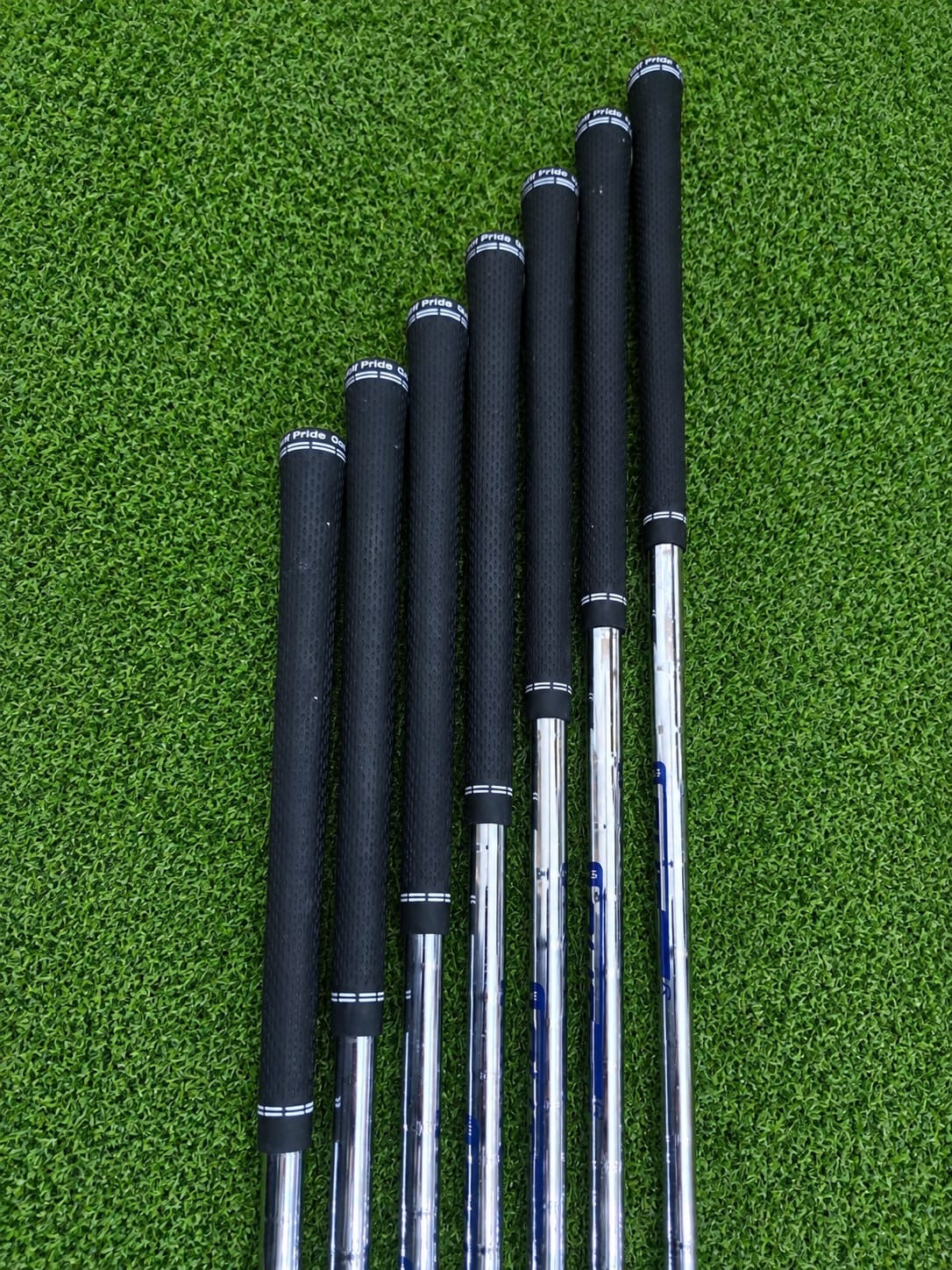 Ping i525 White Dot Irons (4-PW)