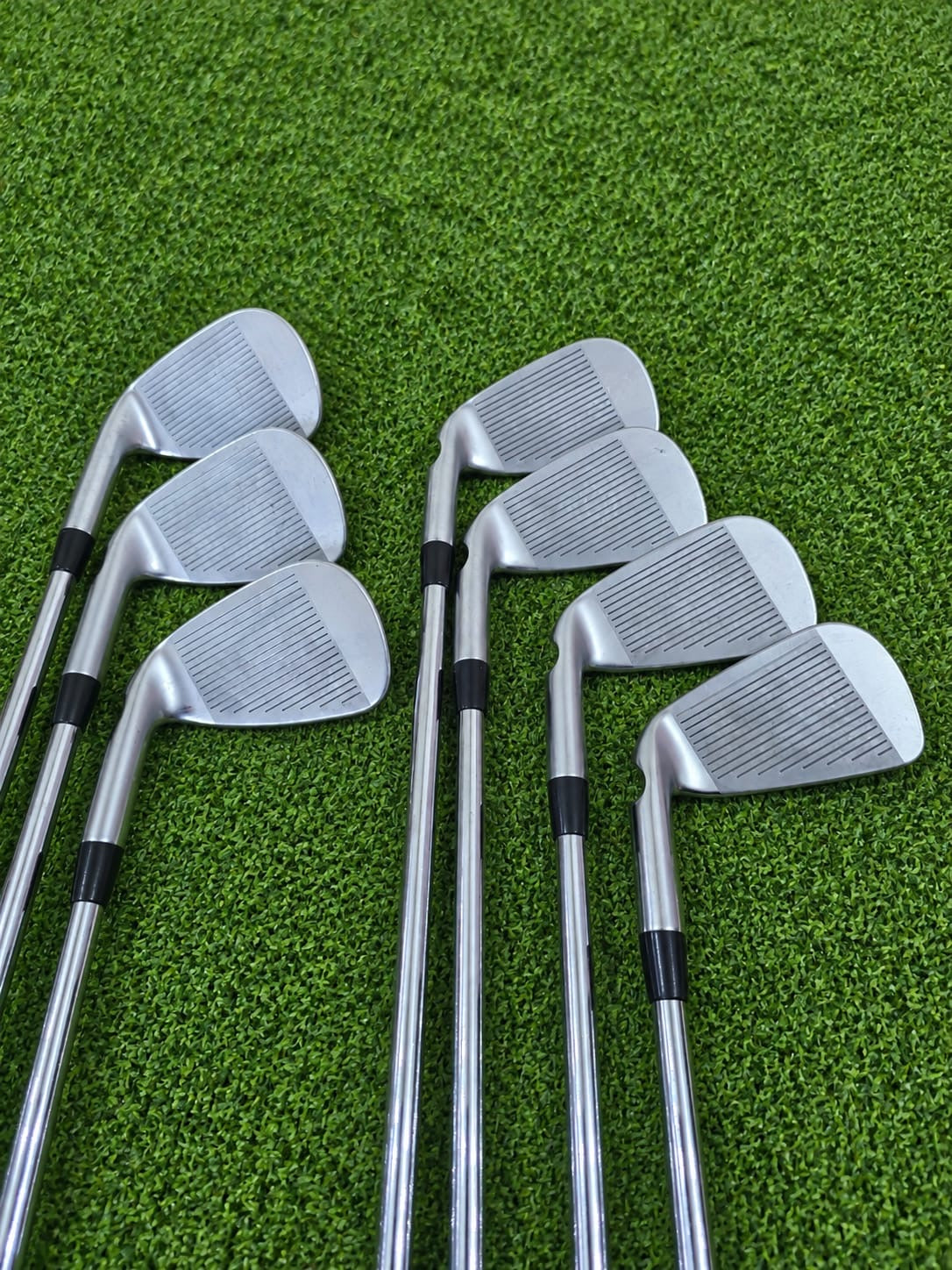 Ping i525 White Dot Irons (4-PW)