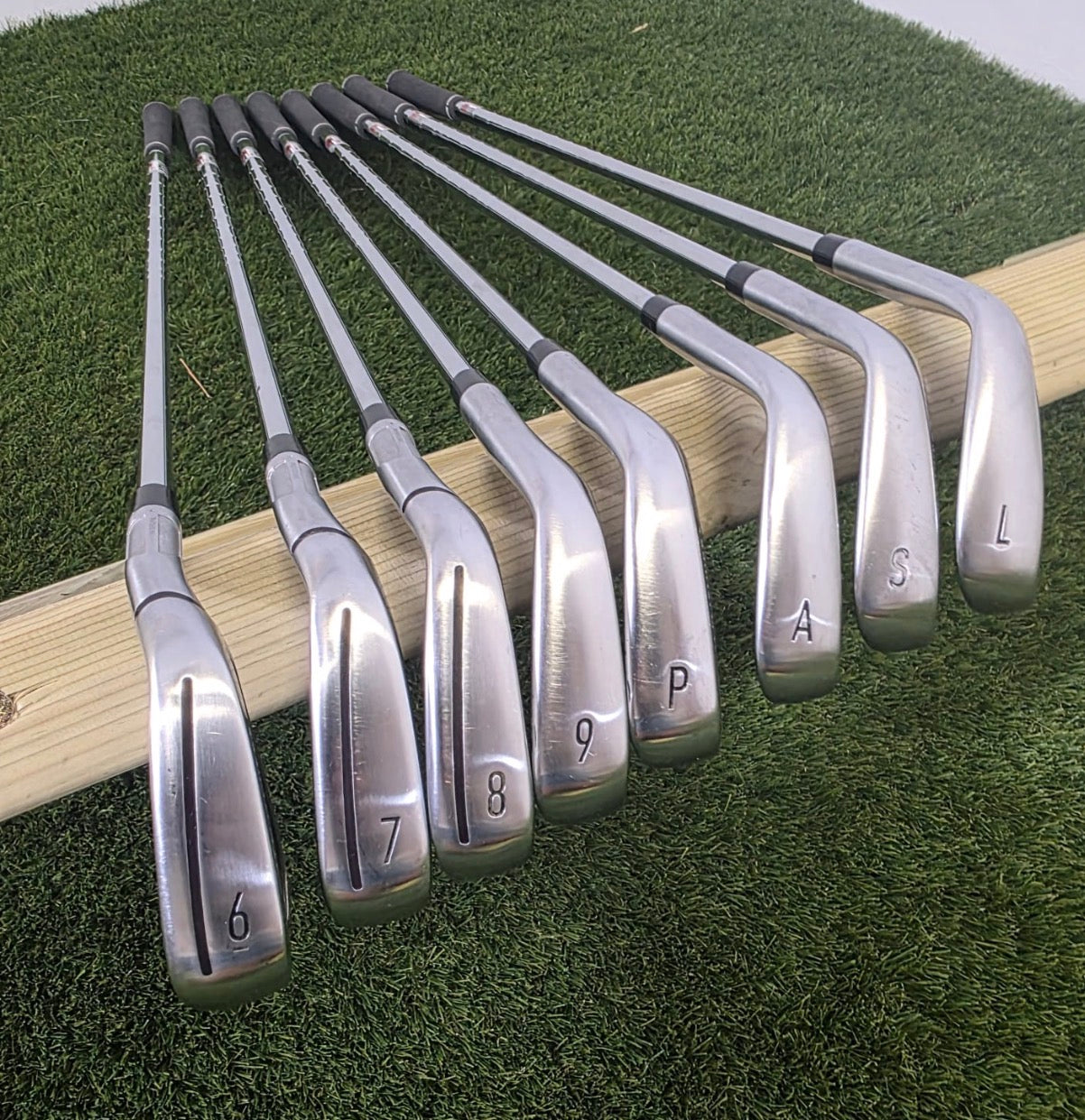 TaylorMade Qi Irons (6-LW)