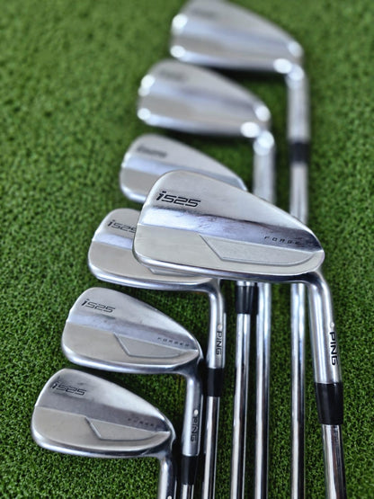 Ping i525 White Dot Irons (4-PW)